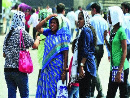 Mumbaikar's Monday 'fever, humidity increased hardships:' October Heat 'sank | मुंबईकरांचा सोमवार ‘ताप’दायक, आर्द्रता वाढल्याचा त्रास : सप्टेंबरमध्येच बसतोय ‘आॅक्टोबर हीट’चा तडाखा  