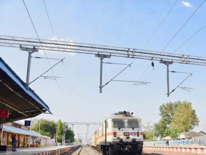 Belapur-Padhegaon railway trial successful, doubling speed; The city's rail travel will be superfast | बेलापूर-पढेगाव रेल्वे चाचणी यशस्वी, दुहेरीकरण वेगाने; नगरचा रेल्वेप्रवास होणार सुपरफास्ट