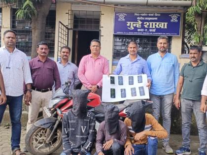 Trio caught running away with mobile phone on the highway, 13 crimes solved | महामार्गावर मोबाईल खेचून पळणाऱ्या त्रिकुटाला पकडले, १३ गुन्ह्यांची उकल