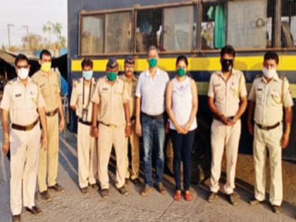 The 'Te' couple is back in the police service, with more than 100 police tea and snacks a day. | ‘ते’ दाम्पत्य पुन्हा पोलिसांच्या सेवेत, दिवसाला १०० हून अधिक पोलिसांच्या चहा, नाश्त्याची व्यवस्था