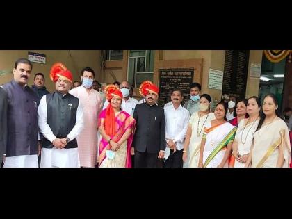 Independence Day at the headquarters of Mira Bhayander Municipal Corporation, but leaders and officers without wearing masks | मीरा भाईंदर महापालिकेच्या मुख्यालयात स्वातंत्र्यदिन उत्साहात, पण पदाधिकारी, अधिकारी, मास्क न लावताच