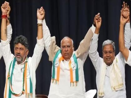 Siddaramaiah for the first two years, then Shivakumar as Chief Minister; Formula made by Congress leadership, meeting in Delhi today | पहिली दोन वर्षे सिद्धरामय्या, नंतर शिवकुमार मुख्यमंत्रिपदी; काँग्रेस नेतृत्वाने बनविला फॉर्म्युला, दिल्लीत आज बैठक