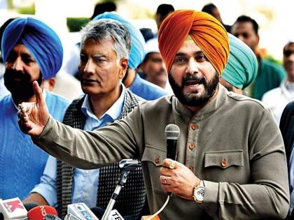 Sidhu has Rs 8 lakh electricity bill, photos of overdue electricity bill go viral on social media | सिद्धू यांच्याकडे थकले ८ लाख रुपयांचे वीज बिल, थकीत वीज बिलाची छायाचित्रे समाजमाध्यमांवर व्हायरल 