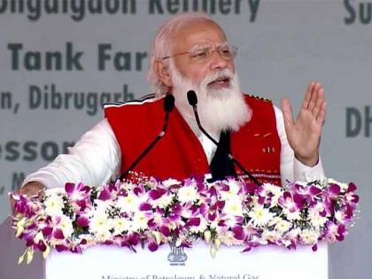 PM Narendra Modi on Assam Visit says treatment of Assam as a stepchild by previous governments | 5 राज्यांत 'या' तारखेला होऊ शकते विधानसभा निवडणुकीची घोषणा; मोदींच्या विधानानंतर चर्चांना उधान