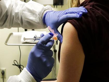 CoronaVirus : चिंपांजीच्या व्हायरसपासून बनलीय ऑक्सफर्डची कोरोना लस; 'ही' आहे खासियत, 'हे' आहेत साईड इफेक्ट्स