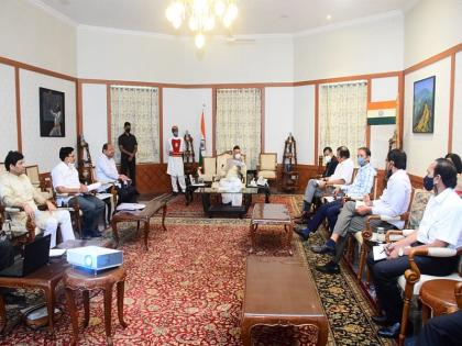 Governor Bhagat Singh Koshyari's initiative for slum free Mumbai; The meeting at Raj Bhavan | झोपडपट्टी मुक्त मुंबईसाठी आता थेट राज्यपालांचा पुढाकार; राजभवनात तब्बल सव्वा तास चालली बैठक