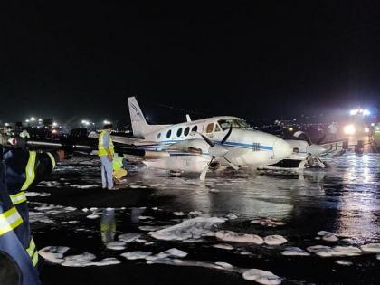 That's why the plane was brought down to 100 feet | ...त्यासाठीच विमान आणले 100 फुटांपर्यंत खाली, तांत्रिक बिघाडाबाबत अलर्ट देणारी यंत्रणा नसल्याचा संशय