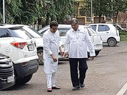 BJP Leader Chandrakant Patil met MNS leader Raj Thackeray in nashik | चंद्रकांत पाटील यांना 'राज योग'! अखेर राज ठाकरेंची भेट झाली...!