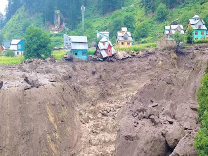Cloudburst in Kishtwar while langar was being served 46 people died 120 rescued | किश्तवाडमध्ये लंगर सुरू असतानाच अचानक ढगफुटी, ४६ जण दगावले; १२० जणांना वाचविले