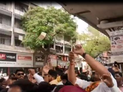 Chief Minister's maternal uncle, Vivek Kalyoti elected chairman of standing committee | VIDEO- मुख्यमंत्र्यांच्या मामेभावाची स्थायी समिती अध्यक्षपदी निवड, जल्लोषामध्ये नोटा उधळल्या