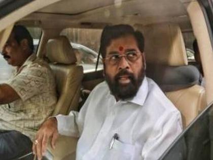 Chaser of CM Eknath Shinde's convoy detained; Type on Bandra-Worli C-Link | वांद्रे-वरळी सी-लिंक मुख्यमंत्र्यांच्या ताफ्याचा पाठलाग; आरोपी तरुणाला थांबविण्यासाठी रंगला थरार