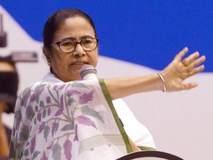 india aghadi seat sharing west bengal cm mamata banerjee slams left cpim | बंगालमध्ये 'इंडिया' आघाडी संकटात! ममत बॅनर्जी म्हणाल्या, 'मी युतीची नावे सांगितली, पण बैठकीत...'