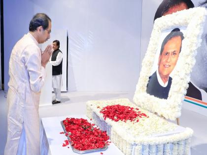 Ahmed Patel's significant contribution to the new political experiment in Maharashtra | महाराष्ट्रातील नव्या राजकीय प्रयोगात अहमद पटेल यांचे महत्त्वाचे योगदान