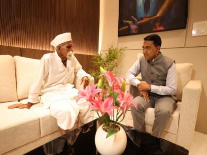 संभाजी भिडे गुरूजी यांनी घेतली मुख्यमंत्री प्रमोद सावंत यांची भेट; बैठकीत काय चर्चा झाली? - Marathi News | sambhaji bhide guruji meet cm pramod sawant in goa | Latest politics News at Lokmat.com