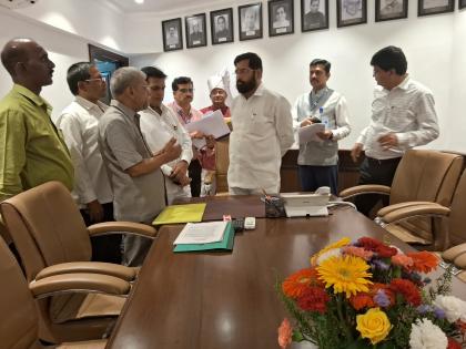 workers met the chief minister regarding the nrc issue | एनआरसी प्रकरणी कामगारांनी घेतली मुख्यमंत्र्यांची घेतली भेट