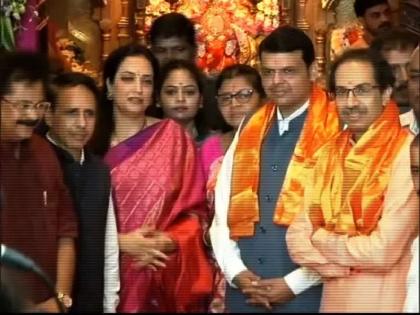 Bharat Bandh: Devendra-Uddhav in Siddhivinayak temple; Opposition alone, ruling coalition | Bharat Bandh : देवेंद्र-उद्धव सिद्धिविनायकाचरणी; विरोधकांची एकी, सत्ताधाऱ्यांची युती