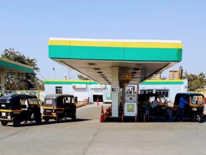 Shortage of CNG in rural areas of Pune long queues at pumps | पुण्यातील ग्रामीण भागात CNG चा तुटवडा, पंपावर लांबच्या लांब रांगा