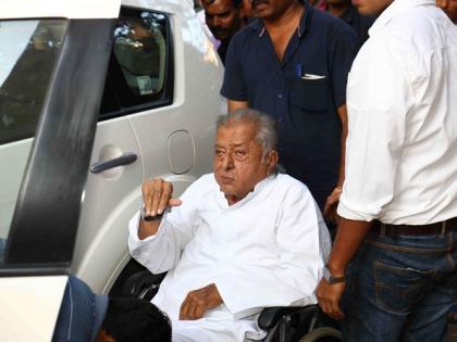 Shashi at Om Puri Funeral