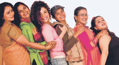 ‘हम पाँच’ टीमसोबत विद्या बालन.