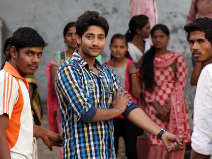 अकेले अकेले कहाँ जा रहे हो ?