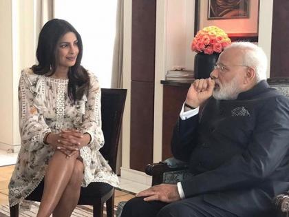 Priyanka Chopra took her gift as soon as she came to know that Prime Minister of Berlin | बर्लिन येथे पंतप्रधान आल्याचे समजताच प्रियंका चोपडाने घेतली त्यांची भेट!