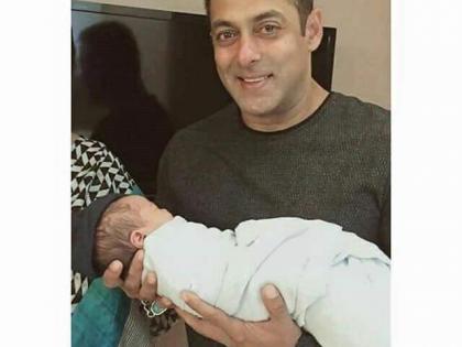 Curious photos of Mamu Salman with Ahul | अहिलसोबत मामु सलमानचे क्युट फोटो