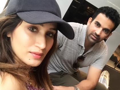 Sagarika Ghatge shared 'Haj' photo from bed; Reply to the user's comet, 'Think this question to your sister!' | सागरिका घाटगेने बेडवरूनच शेअर केला ‘हा’ फोटो; युजरच्या कॉमेण्टला, ‘हा प्रश्न तुझ्या बहिणीला विचार’ असे दिले उत्तर!