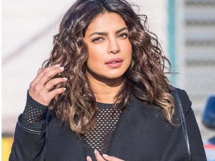 Do you see Priyanka Chopra's new look after cutting long hair? | ​ लांबसडक केस कापल्यानंतरचा प्रियांका चोप्राचा नवा लूक तुम्ही पाहिलातं?