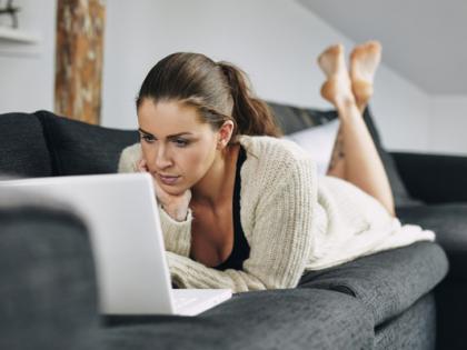 Sexual redundancy increases not seeing porn | पॉर्न पाहून वाढत नाही लैंगिक अतिरेक Sexual redundancy increases not seeing porn | पॉर्न पाहून वाढत नाही लैंगिक अतिरेक