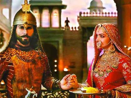 Padmaavat Box Office Collection: So much money earned by Padmavat on the very first day! | Padmaavat Box Office Collection : पहिल्याच दिवशी ‘पद्मावत’ने केली इतकी कमाई!