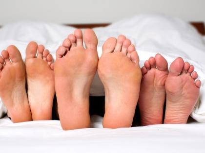Tinder v. Thrinder: The Tosम that Threesom? | ​टिंडर वि. थ्रीन्डर : टूसम कि थ्रीसम?