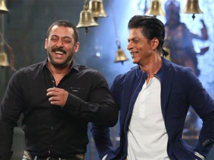 When a boy asked Shah Rukh Khan, 'Is Salman your brother?', Then Shah Rukh replied. | जेव्हा एका मुलाने शाहरूख खानला विचारले ‘सलमान तुझा भाऊ आहे ना?’ तेव्हा शाहरूखने हे उत्तर दिले!!