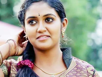 Rinku Rajguru hits out in S.S.C. results, know percentage | रिंकु राजगुरूने S.S.C Results मध्ये मारली बाजी,जाणून घ्या टक्केवारी