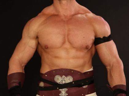 International wrestler and body builder Aaron W. Entry in the Reed Poros series | ​आंतरराष्ट्रीय कुस्तीपटू आणि बॉडी बिल्डर अॅरन डब्ल्यू. रीड पोरस मालिकेत एंट्री