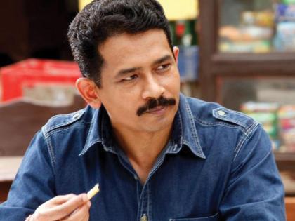 Atul Kulkarni in the film 'The Gazi Attack' | द गाझी अटॅक या बॉलिवुड चित्रपटात अतुल कुलकर्णी