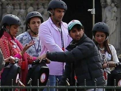 'Pinki' became a Ranveer in Pink Paris | पिंक पॅरिसमध्ये रणवीर झाला ‘गुलाबी’!