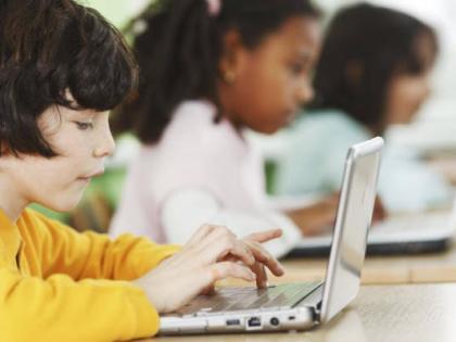 Internet access is dangerous for children | इंटरनेटचा अतिवापर मुलांसाठी घातक