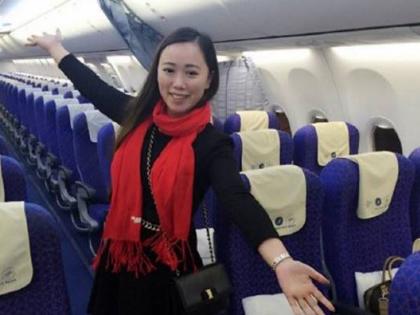 She was the only traveler flying in the air. | ती एकमेव प्रवासी असूनही विमानाने उड्डाण केलं....