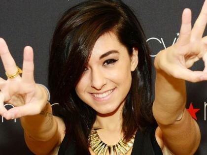 Christina Grimmie's new song released in the firing | गोळीबारात मृत्यूमुखी पडलेल्या क्रिस्टीना ग्रिम्मीचे नवे गाणे रिलीज