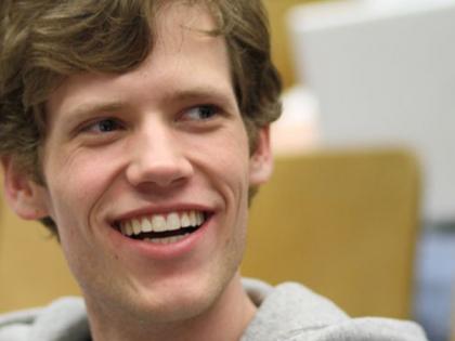 The '4 Chan' founder helps Google | ‘4चॅन’ संस्थापक गुगलच्या मदतीला The '4 Chan' founder helps Google | ‘4चॅन’ संस्थापक गुगलच्या मदतीला