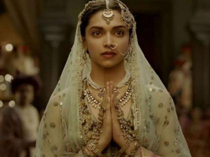 First look of Deepika Padukone in Queen Padmavati will be launched in Navratri! | नवरात्रीमध्ये राणी पद्मावतीमधला दीपिका पादुकोणचा फर्स्ट लूक होणार लाँच !