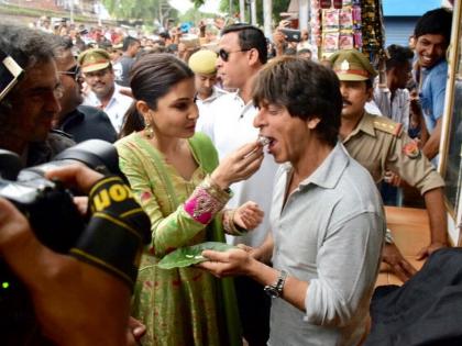 Harry and Sejal reached Varanasi! Dhammal fun, dance and banarasi pan !! | ​वाराणसीत पोहोचले हॅरी अन् सेजल ! धम्माल मस्ती, नाच-गाणे अन् बनारसी पान!!