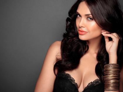 Sunny Leone was surprised to hear the announcement of Isha Gupta for the promotion of condoms! | सनी लिओनीसोबत कंडोमची जाहिरात करण्यासाठी ईशा गुप्ताची डिमांड ऐकून चकित झाले कंपनीवाले!