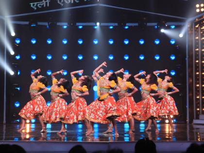 What is behind the brassiere of the competitor Thirkaran Dance Dance Dance in Maharashtra Dance, behind the bodice? | डान्स महाराष्ट्र डान्समध्ये स्पर्धक थिरकरणार माधुरी दीक्षितच्या चोली के पीछे क्या है, चोली के पीछे?