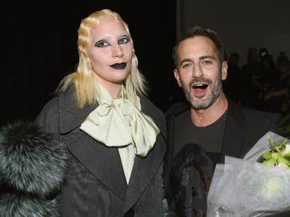 Lady Gaga in Marc Jacob's Show | लेडी गागा मार्क जेकबच्या शोमध्ये Lady Gaga in Marc Jacob's Show | लेडी गागा मार्क जेकबच्या शोमध्ये