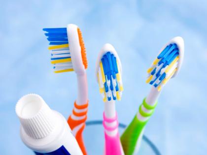 The number of toothbrushes in India is huge | भारतात टूथब्रश न वापरणाऱ्याची संख्या मोठी