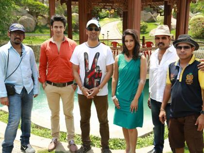 मुहर्त लागला अखिर चित्रपटाला