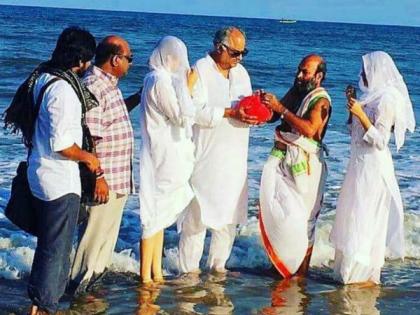 Boney Kapoor immerses Shreedevi's bone in the sea of ​​Rameshwaram! | बोनी कपूर यांनी रामेश्वरमच्या समुद्रात विसर्जित केल्या श्रीदेवी यांच्या अस्थी!