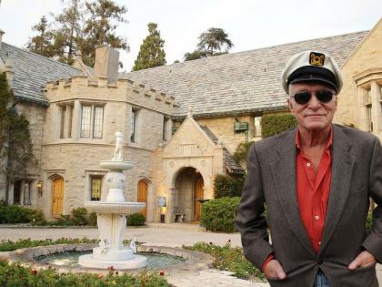 Finally, Hefner sold 'Playboy Mansion' | अखेर हेफ्न्रने ‘प्लेबॉय मॅन्शन’ विकले Finally, Hefner sold 'Playboy Mansion' | अखेर हेफ्न्रने ‘प्लेबॉय मॅन्शन’ विकले