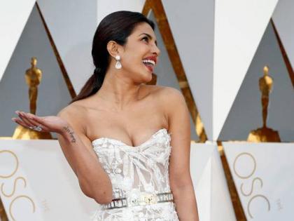 ​‘या’ ड्रेसमुळे ‘गुगल’वर सर्वाधिक सर्च केली गेली प्रियांका...बघा, या ड्रेसमधील तिच्या दिलखेच अदा...!!